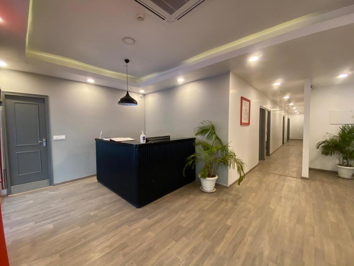 Hotel Admire Inn "Near Atal Chowk, Sector 15, Vasundhara" Газиабад Экстерьер фото