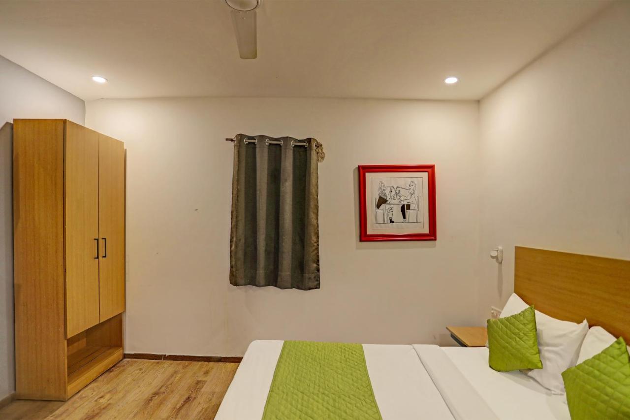 Hotel Admire Inn "Near Atal Chowk, Sector 15, Vasundhara" Газиабад Экстерьер фото